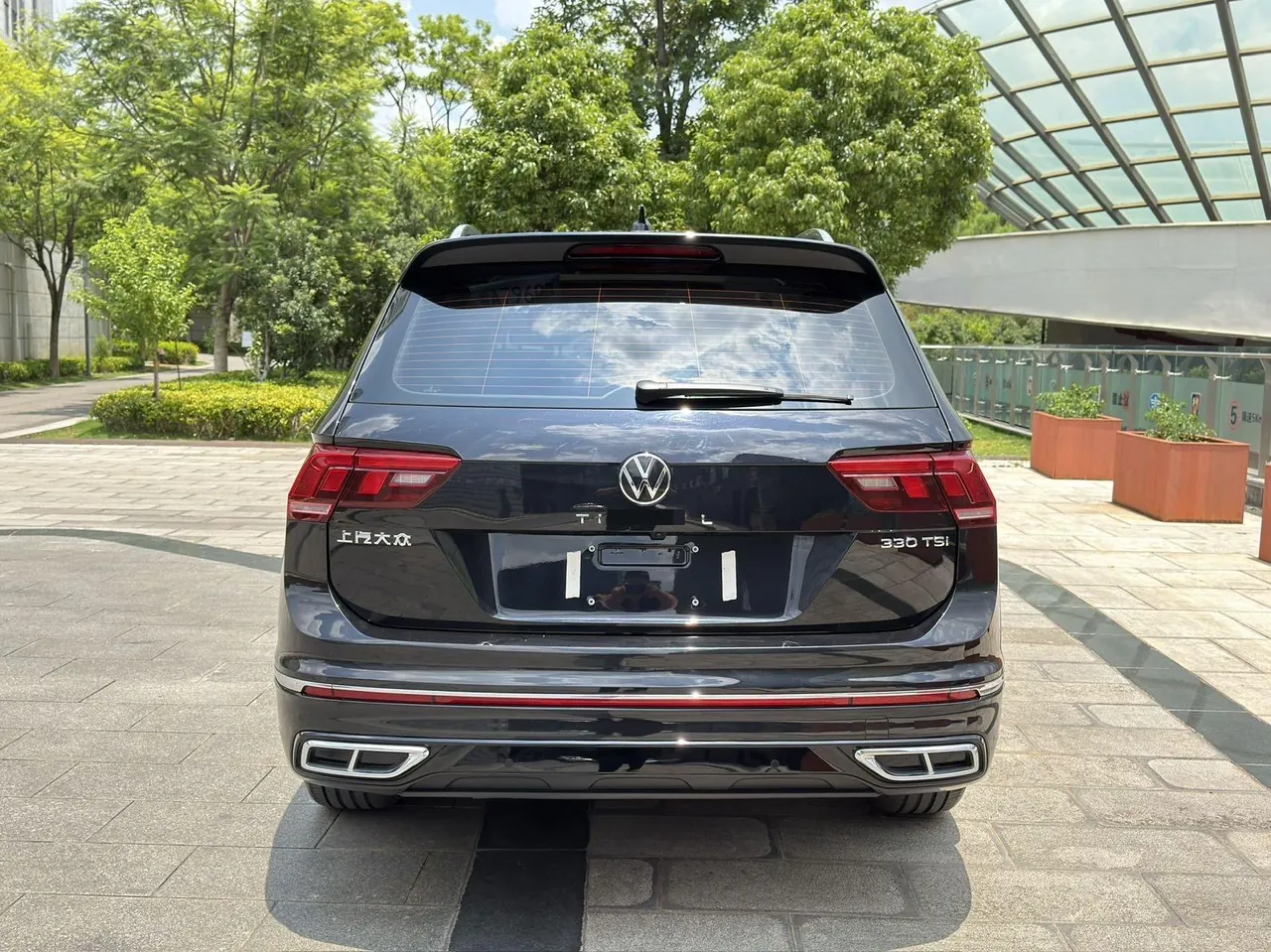 Volkswagen 2024 Tiguan L R-Line 2.0TSI 330TSI Two‑wheel‑drive R‑Line Dragon Glory Edition Automatic 4