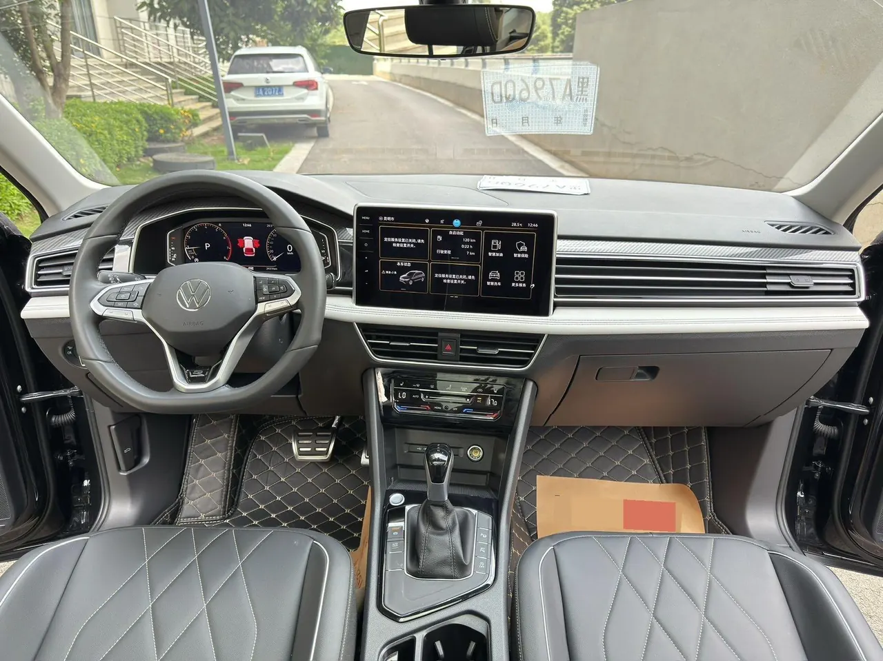 Volkswagen 2024 Tiguan L R-Line 2.0TSI 330TSI Two‑wheel‑drive R‑Line Dragon Glory Edition Automatic 9