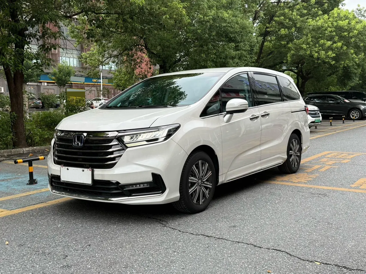Honda 2024 Odyssey Hybrid 2.0 Stepless Sharp Smart Edition Automatic Gear - View 1