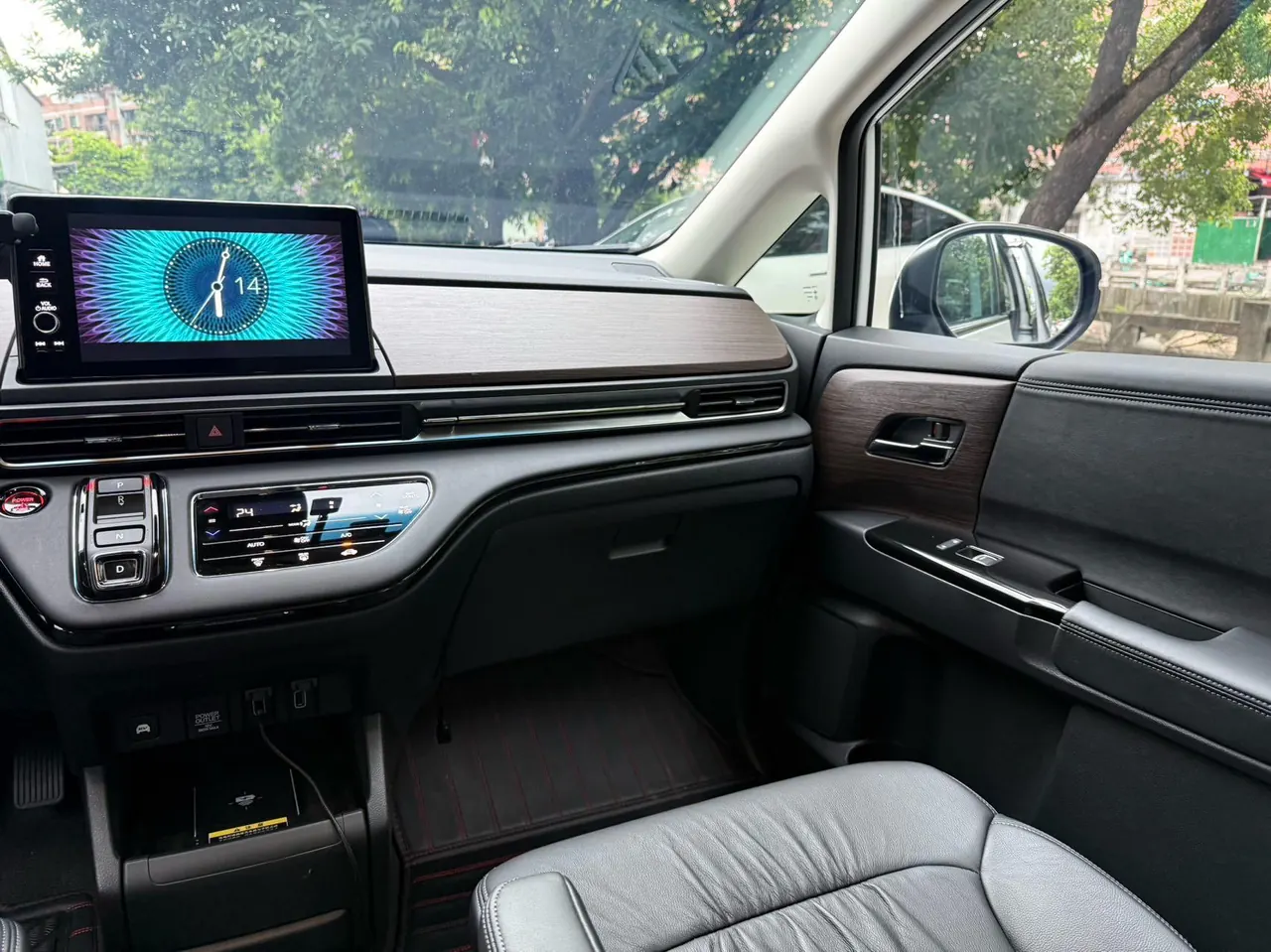 Honda 2024 Odyssey Hybrid 2.0 Stepless Sharp Smart Edition Automatic Gear 12