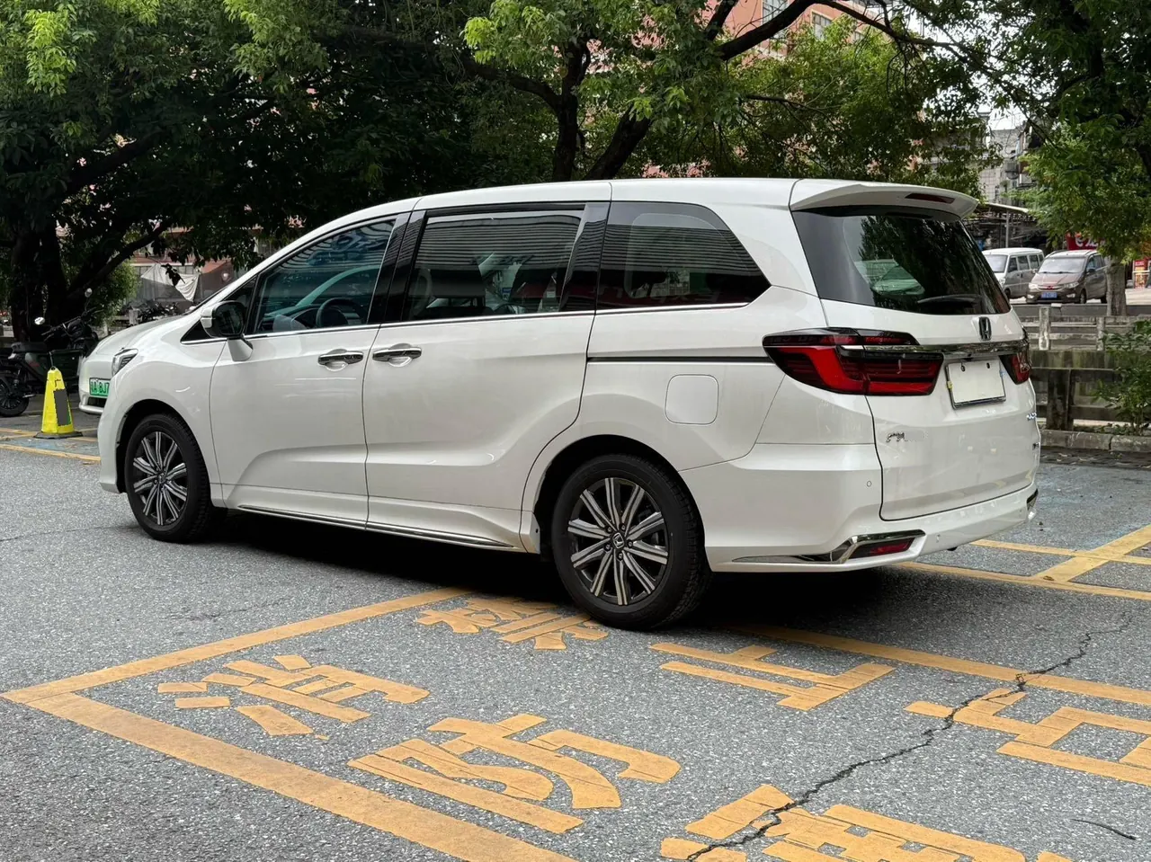 Honda 2024 Odyssey Hybrid 2.0 Stepless Sharp Smart Edition Automatic Gear 15
