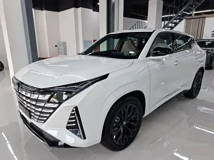 ChangAn UNI-Z 2026 1.5T Free Edition - View 1