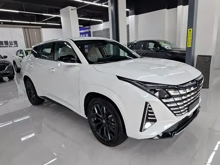 ChangAn UNI-Z 2026 1.5T Free Edition 3