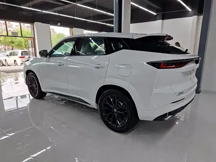ChangAn UNI-Z 2026 1.5T Free Edition 4