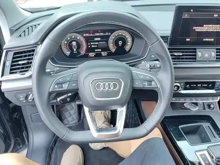 Audi Q5L 2022 model, facelifted, 40T Luxury Dynamic Edition 7