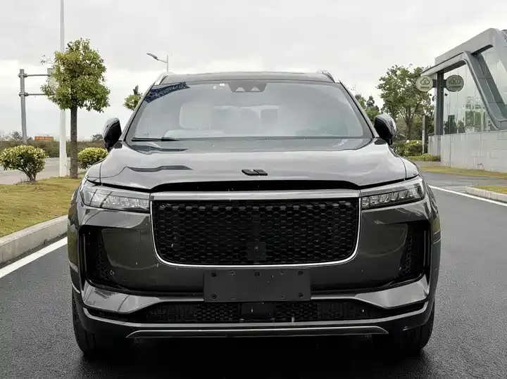 Li ONE 2020 extended 6-seat version 2