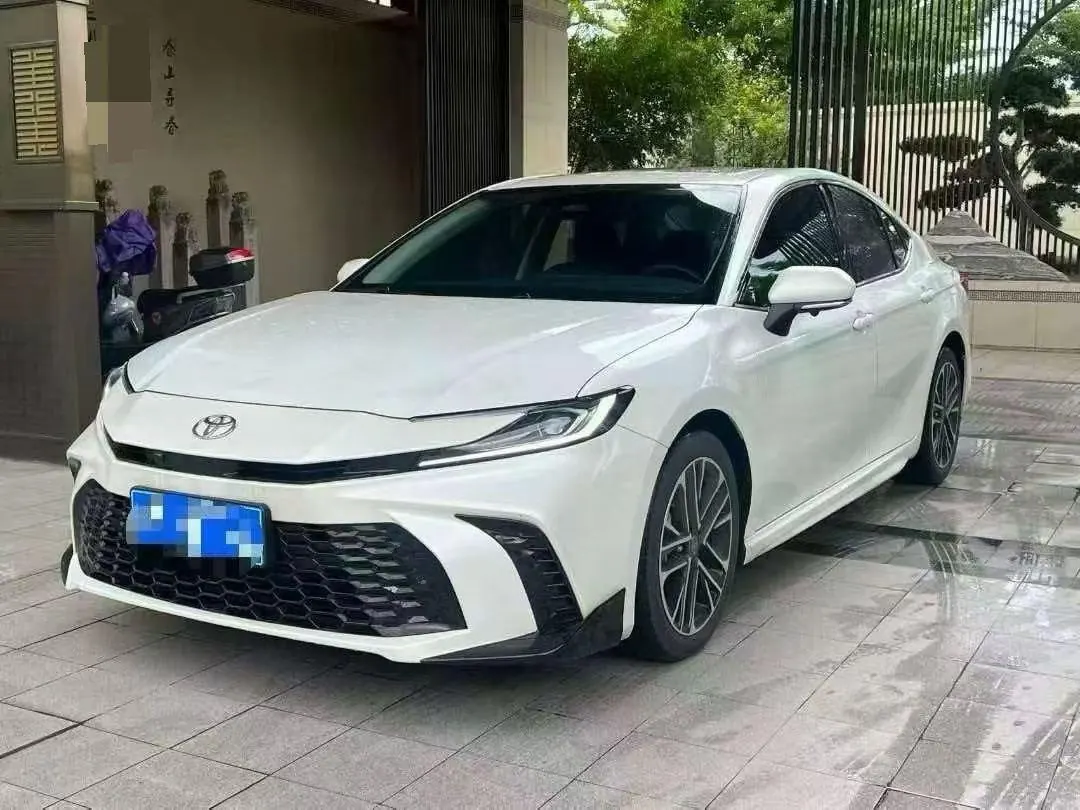 Toyota 2026 Camry Double Engine 2.0HSE Stepless Sports Lite Edition Automatic Gear - View 1