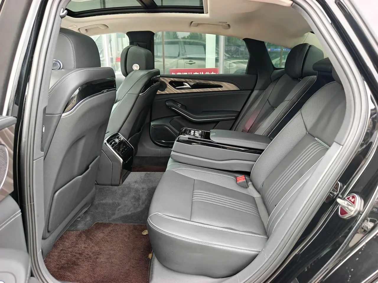 HongQi 2020 H9 48V 2.0T Zhilian Flag Edition Automatic Gear 13