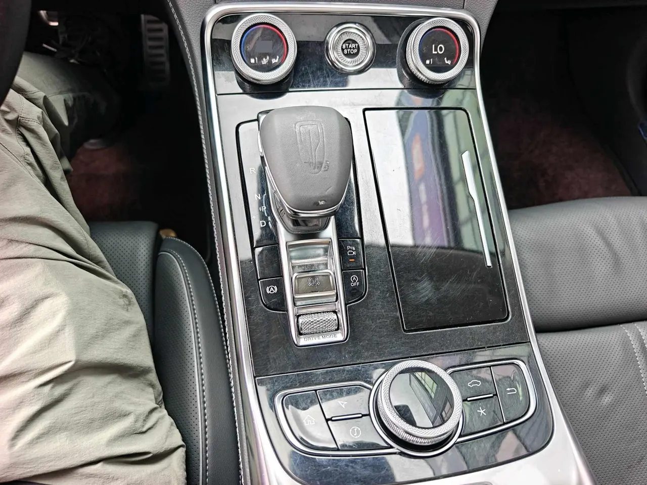 HongQi 2020 H9 48V 2.0T Zhilian Flag Edition Automatic Gear 15
