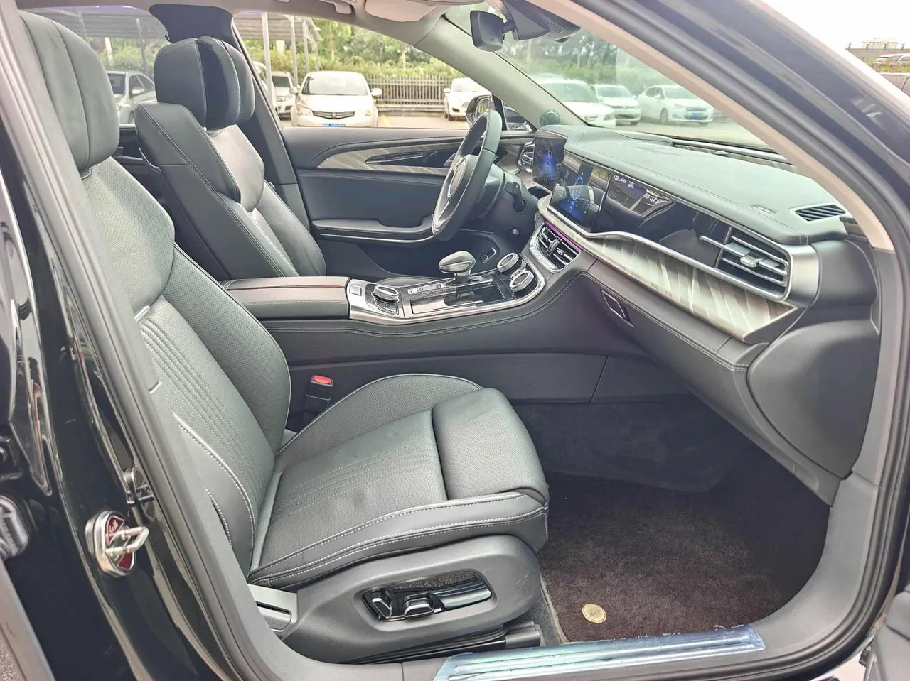 HongQi 2020 H9 48V 2.0T Zhilian Flag Edition Automatic Gear 7