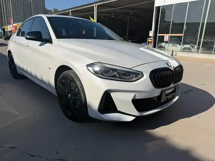 BMW 1 Series 2021 125i M Sports Obsidian Night Edition 3