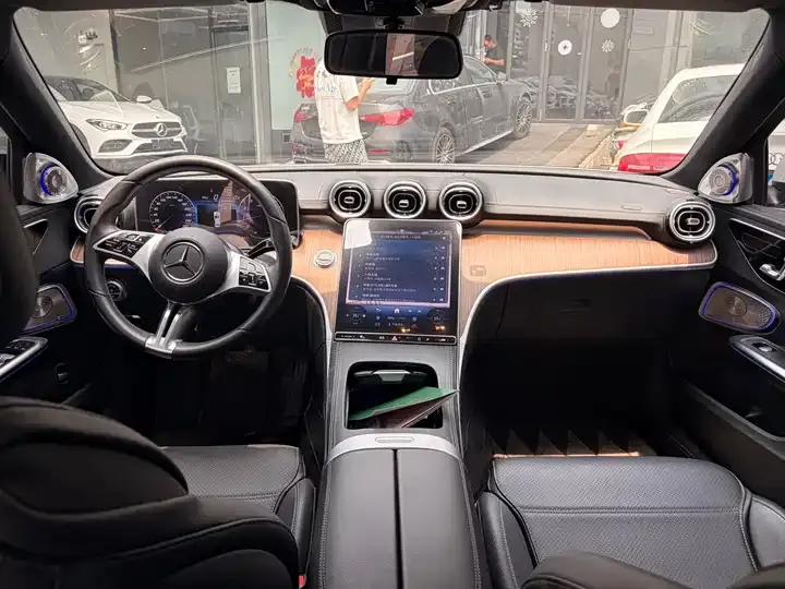 Mercedes Benz Class C 2023 C 260 L 7