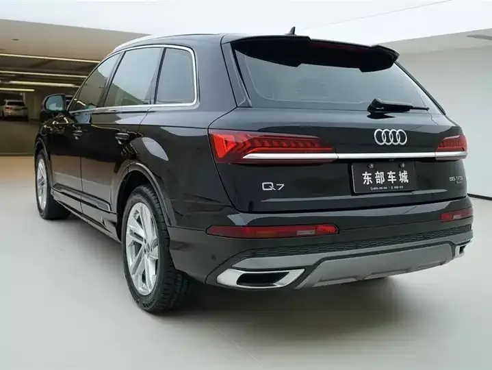 Audi Q7 2021 55 TFSI quattro S line Sport 4