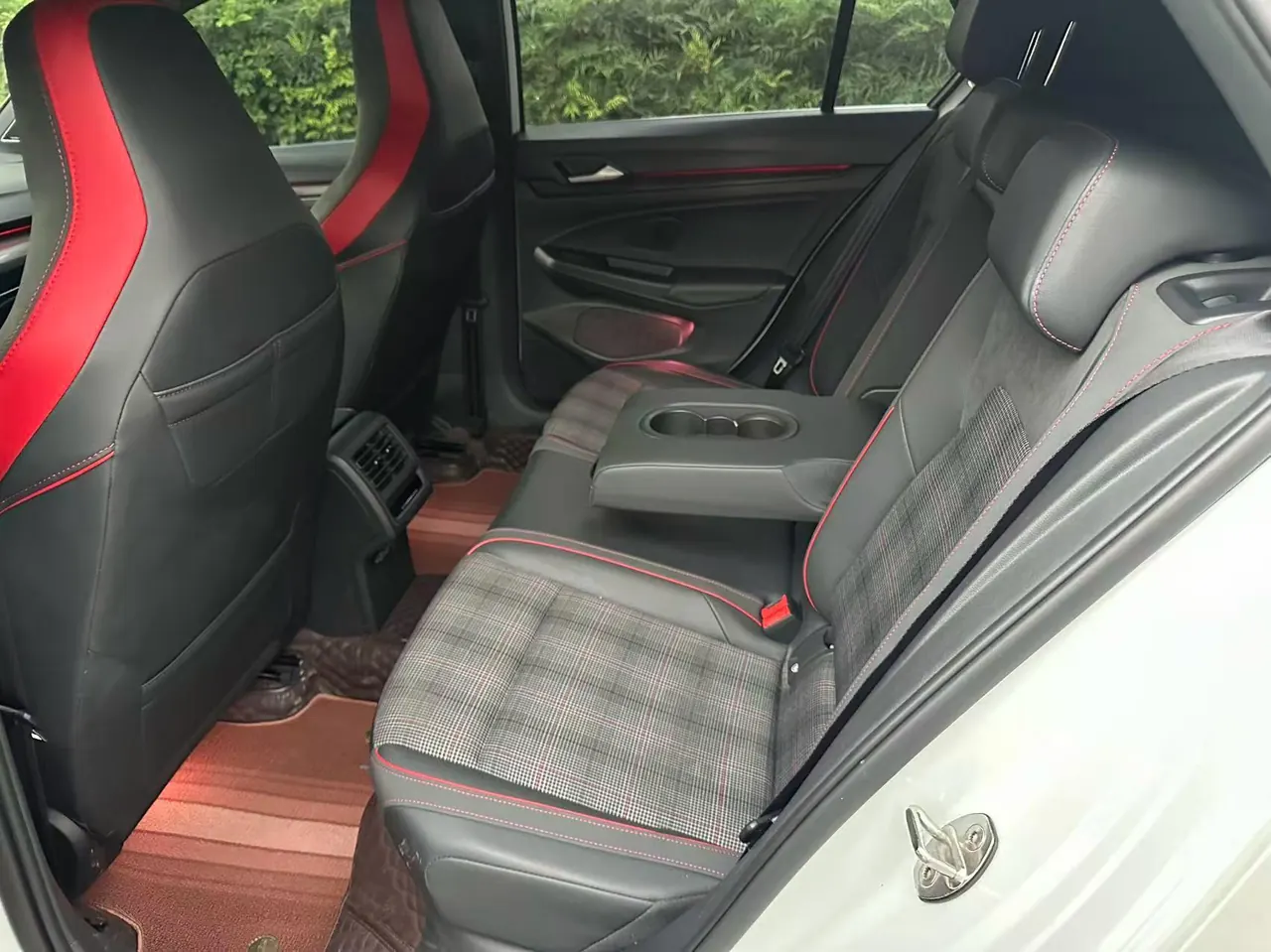 Volkswagen 2023 Golf GTI 2.0TSI 380TSI Automatic 5