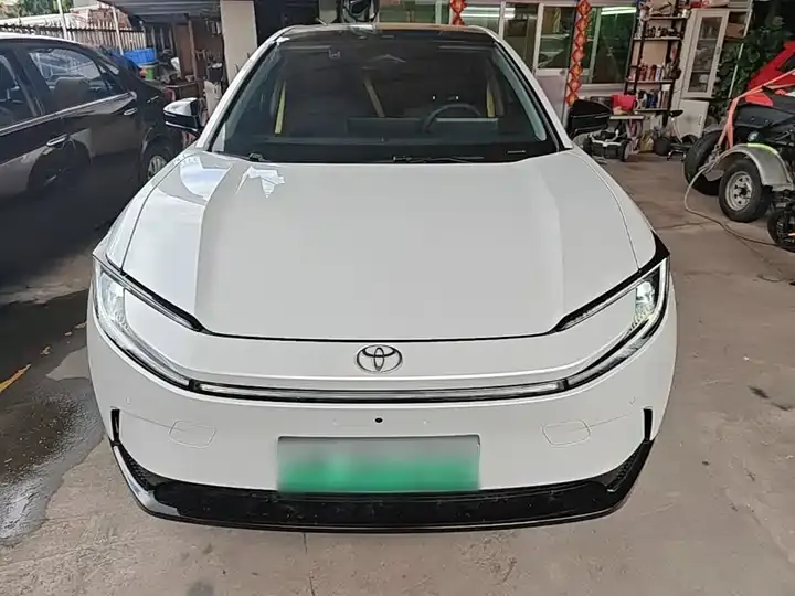 Toyota bZ5 2025 550 PRO 3