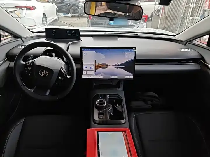 Toyota bZ5 2025 550 PRO 6