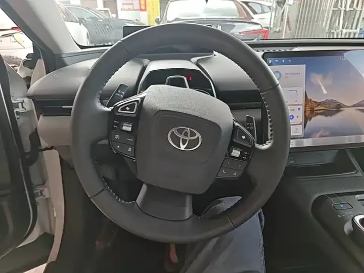 Toyota bZ5 2025 550 PRO 7