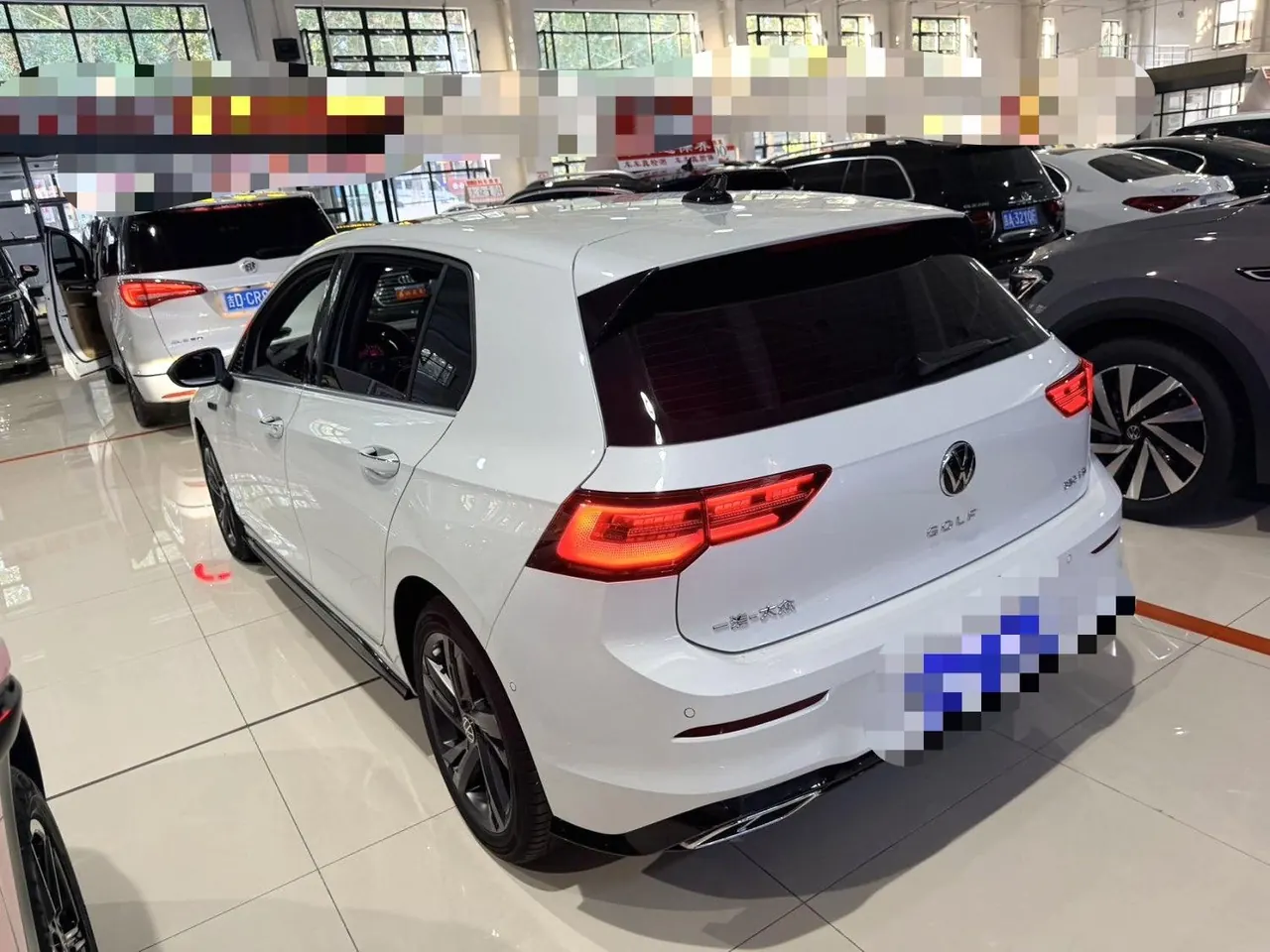 Volkswagen 2023 Golf 8 R-Line 1.4TSI 280TSI Lite Automatic 6