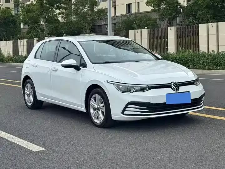 Golf 2023 200TSI DSG Pro 3