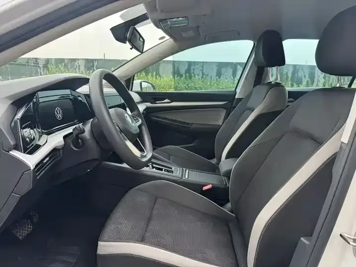 Golf 2023 200TSI DSG Pro 4