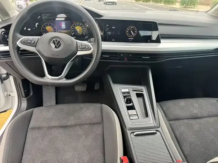 Golf 2023 200TSI DSG Pro 5