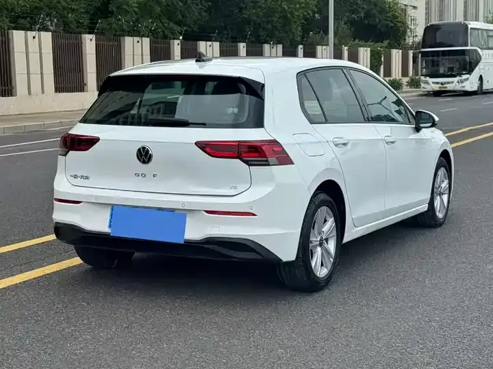 Golf 2023 200TSI DSG Pro 9
