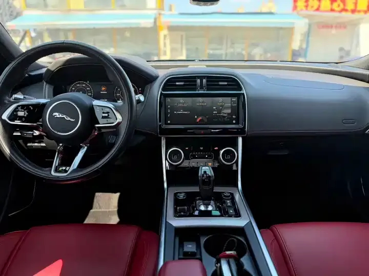 Jaguar XEL 2022 2.0T 250PS R-DYNAMIC S Enterprising Sports Edition 8
