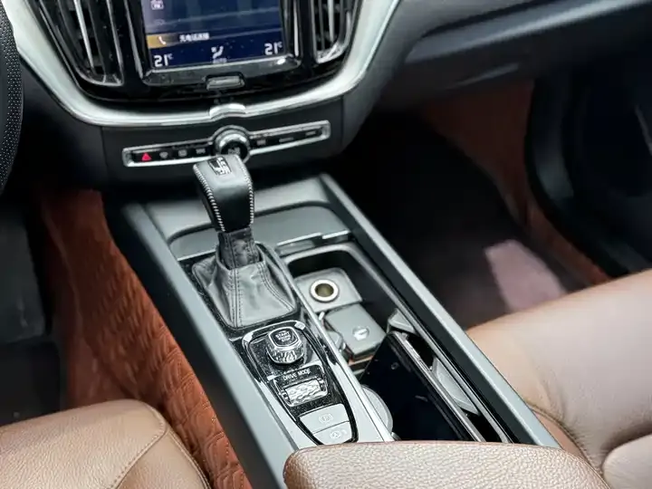 Volvo XC60 2021 T5 4-wheel-drive Zhiyi Deluxe Edition 11