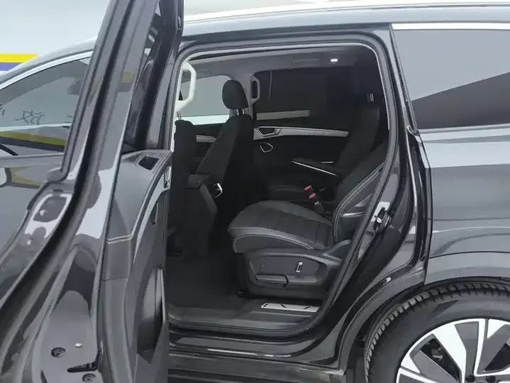 The 2024 380TSI four-wheel drive luxury version Pro 6 seats 11