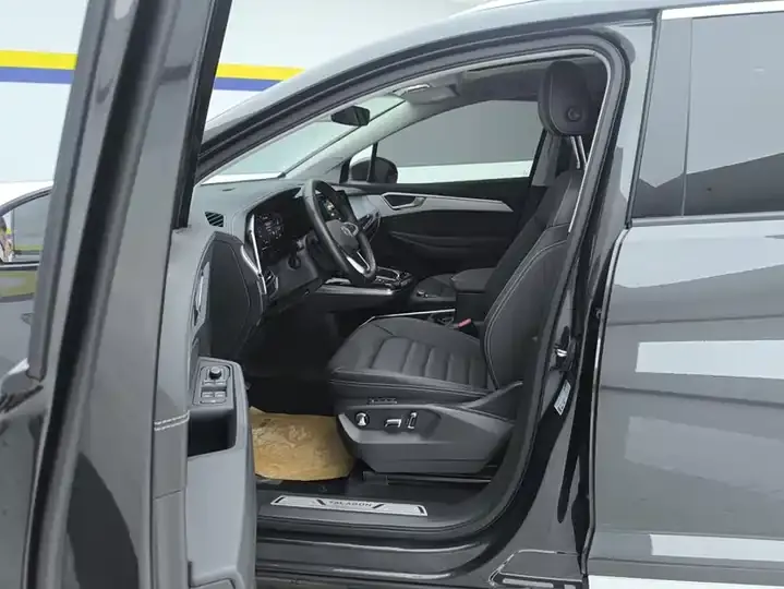 The 2024 380TSI four-wheel drive luxury version Pro 6 seats 9