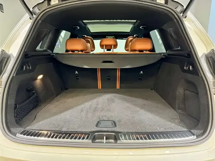 Mercedes Benz GLC 2025 changed to GLC 300 L 4MATIC dynamic 5 seats 12