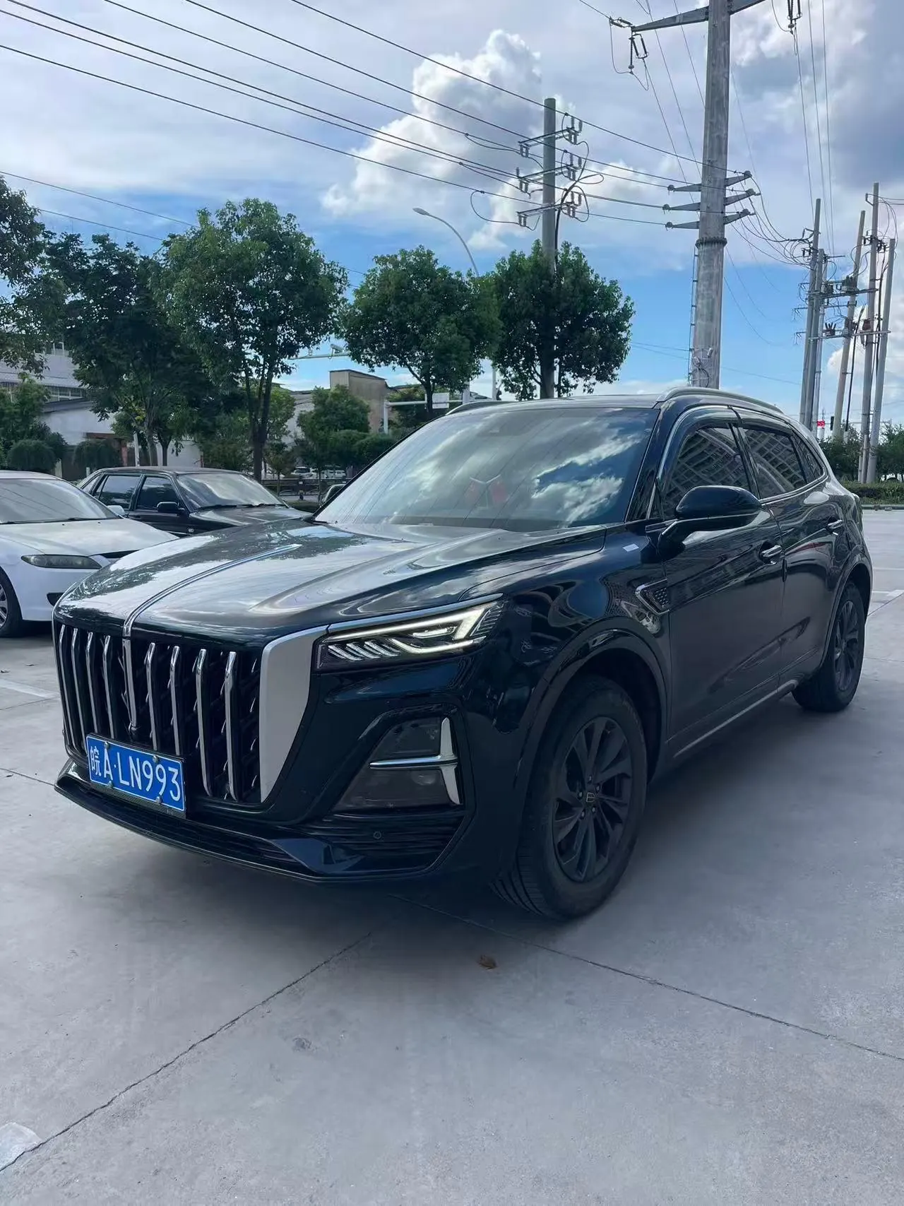 Open image lightbox: HongQi 2023 HS5 2.0T Flag Yue Pro Edition Automatic Gear