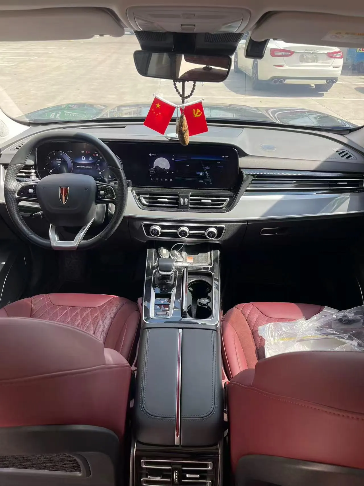 HongQi 2023 HS5 2.0T Flag Yue Pro Edition Automatic Gear 6