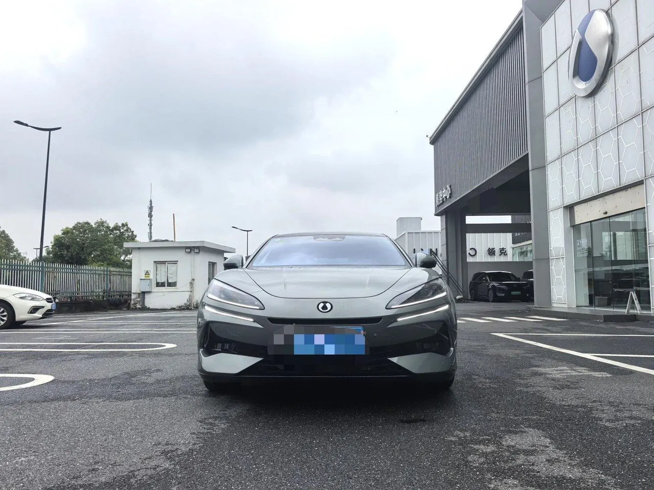 Denza 2024 Denza Z9GT 2.0T stepless 1100 four-wheel drive Max version automatic gear 2