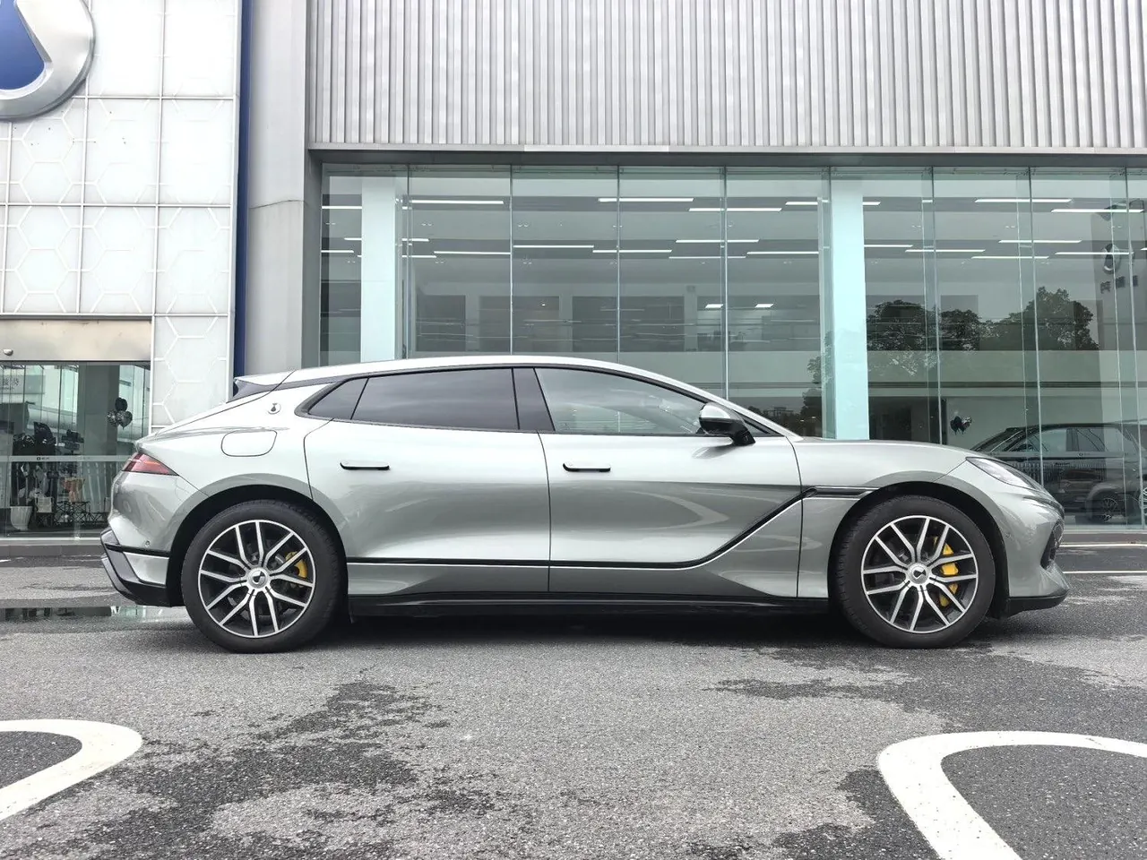Denza 2024 Denza Z9GT 2.0T stepless 1100 four-wheel drive Max version automatic gear 3