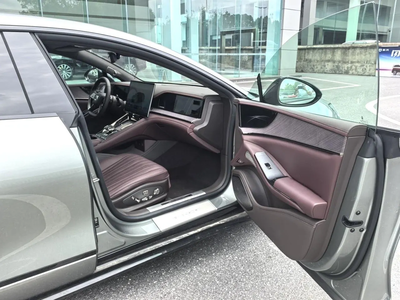 Denza 2024 Denza Z9GT 2.0T stepless 1100 four-wheel drive Max version automatic gear 6