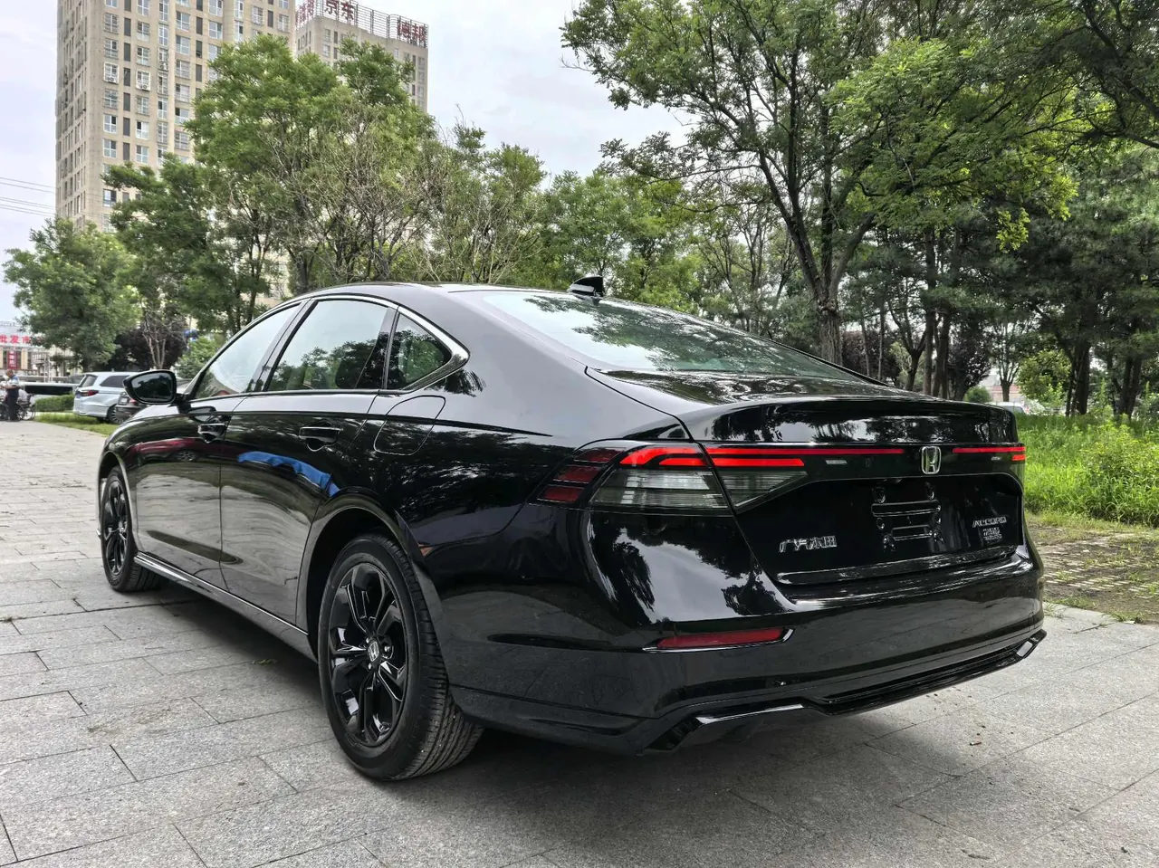 Honda 2025 11th Generation Accord 1.5T Stepless 260TURBO Sports Series Deluxe Automatic Gear 4