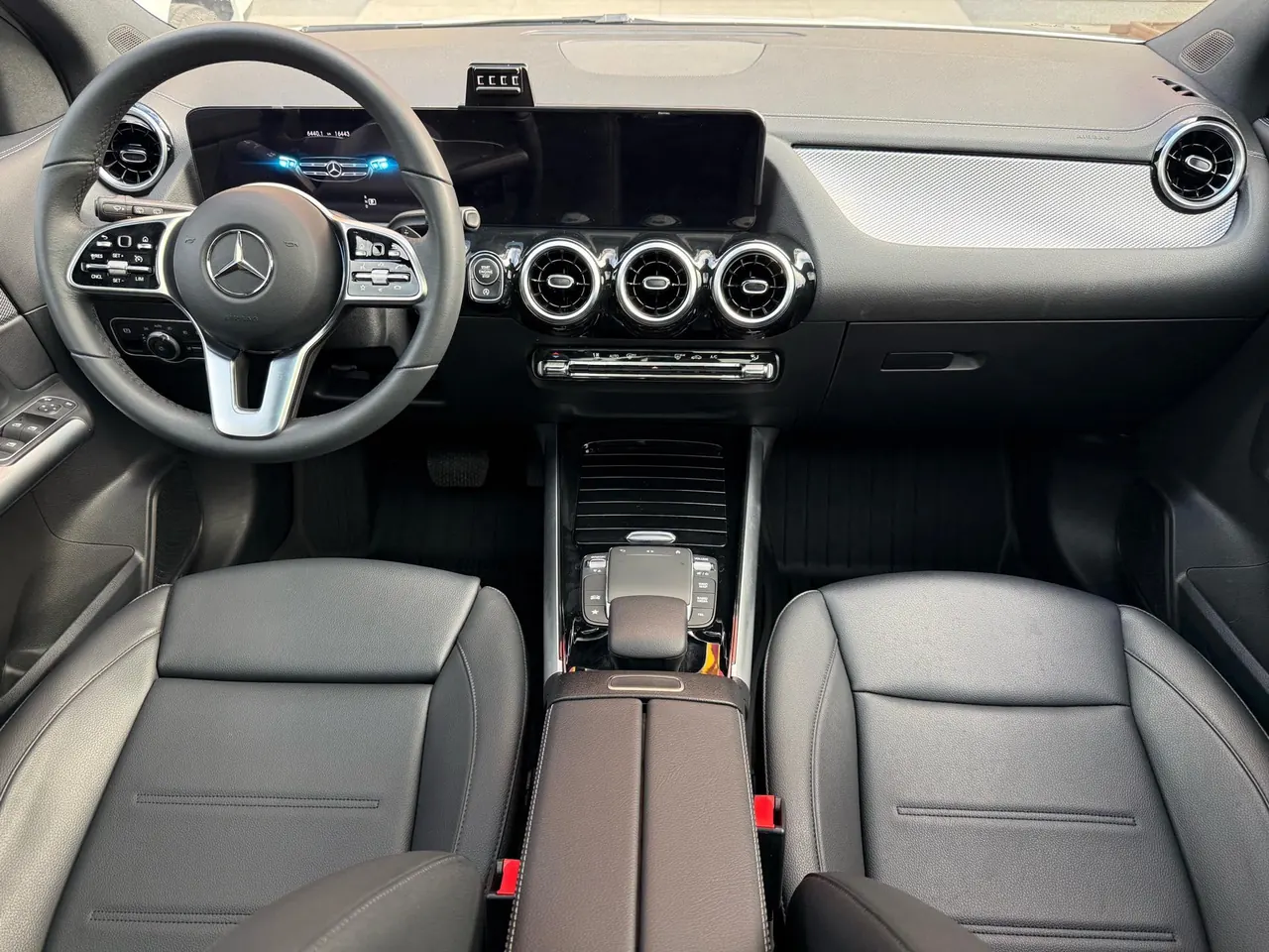 Mercedes Benz 2023 GLA 200 1.3T automatic gear 8