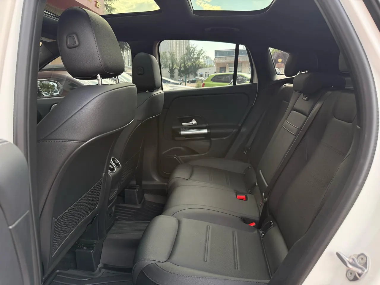 Mercedes Benz 2023 GLA 200 1.3T automatic gear 9