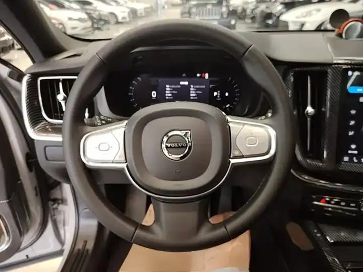 Volvo XC60 2023 B5 4-wheel-drive Zhiyi Deluxe Edition 11