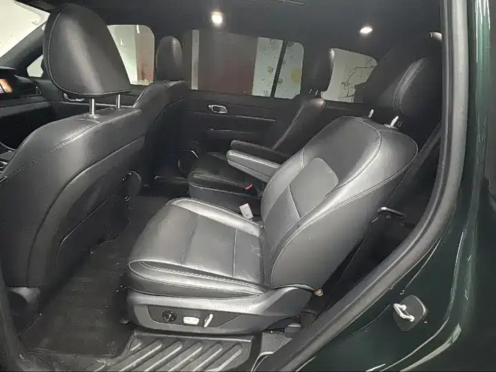 Li ONE 2021 extended 6-seat version 12