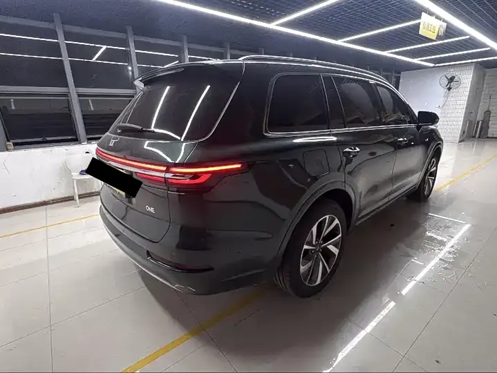 Li ONE 2021 extended 6-seat version 6