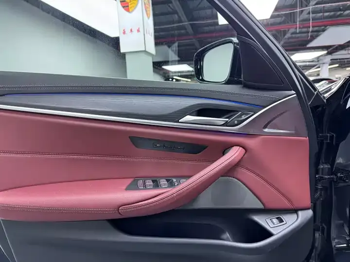 BMW 5 Series 2022 530Li Leading M Sports Suit 10