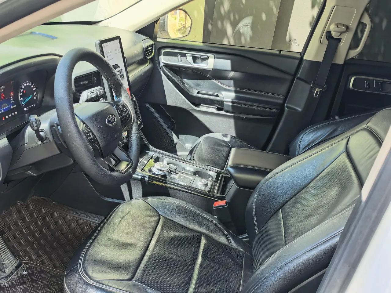 Ford 2020 Explorer 2.3T EcoBoost 285 Four-wheel Drive Titanium Edition 6-seat Automatic Gear 7