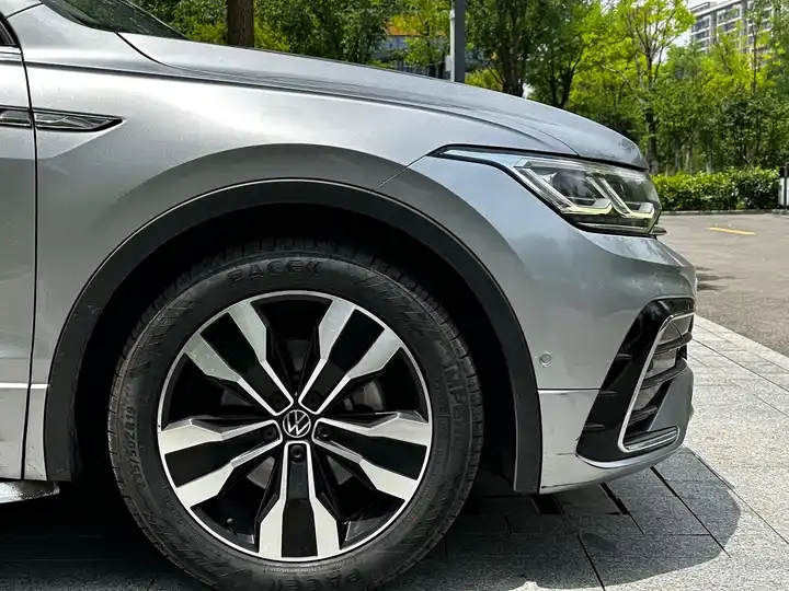 Tiguan L 2022 330TSI automatic two-wheel drive R-Line flagship 4