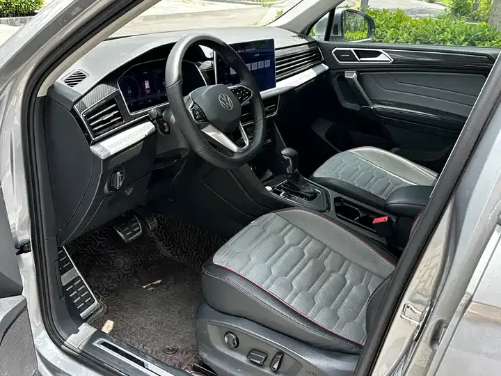 Tiguan L 2022 330TSI automatic two-wheel drive R-Line flagship 8