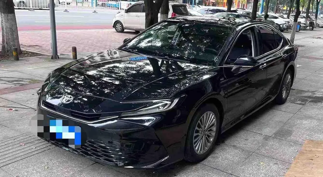 Открыть галерею: Toyota 2024 Camry 2.0GVP Stepless Deluxe Edition Automatic Transmission