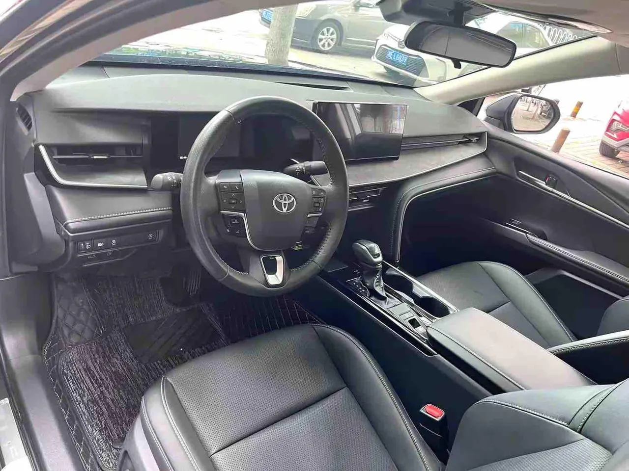 Toyota 2024 Camry 2.0GVP Stepless Deluxe Edition Automatic Transmission 3
