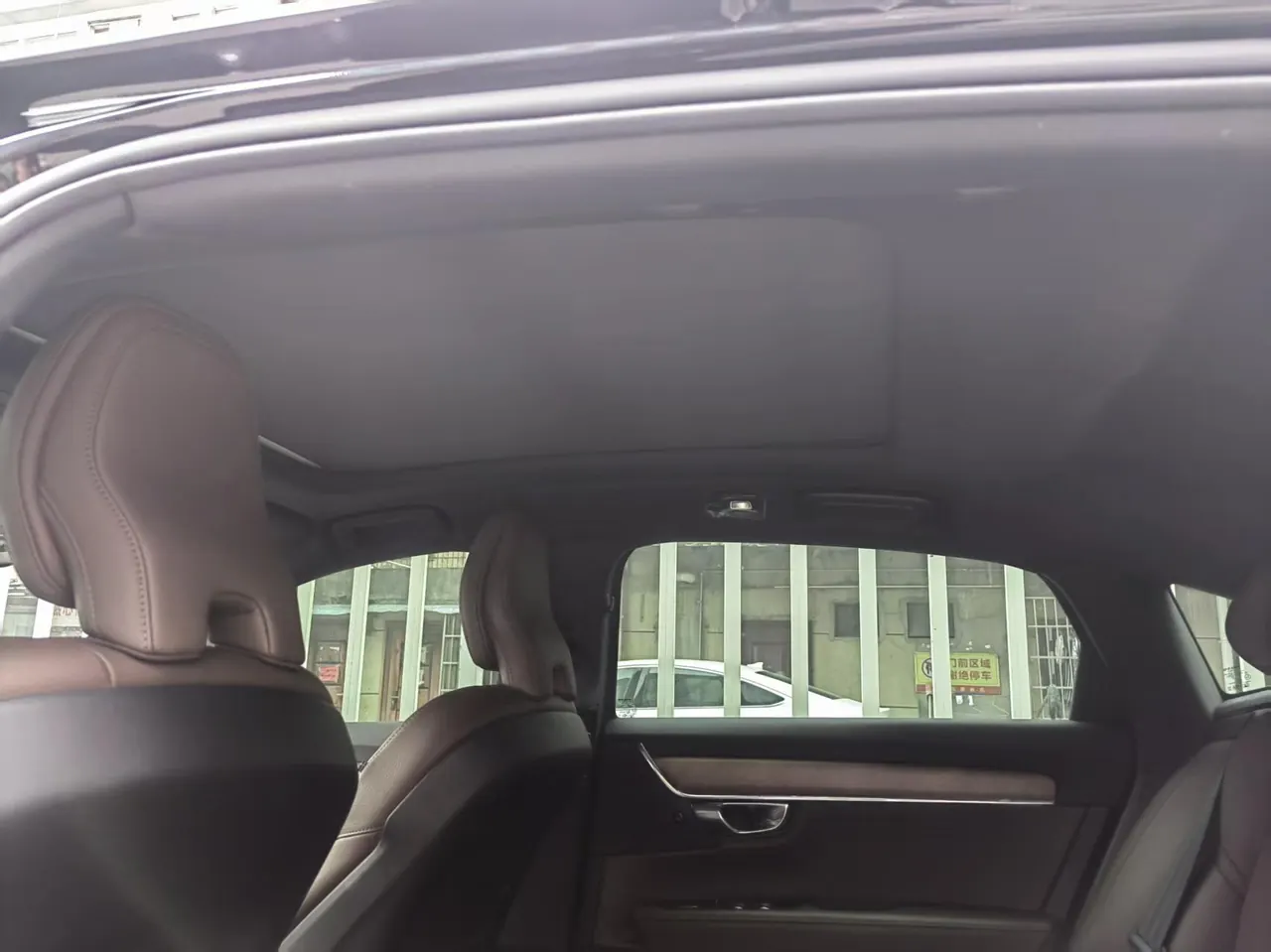 Volvo 2024 S90 48V 2.0T B5 Zhiyi Deluxe Edition Automatic Gear 4