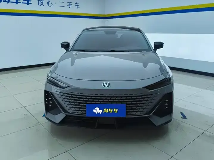 ChangAn UNI-V 2022 1.5T Honorable Model 2